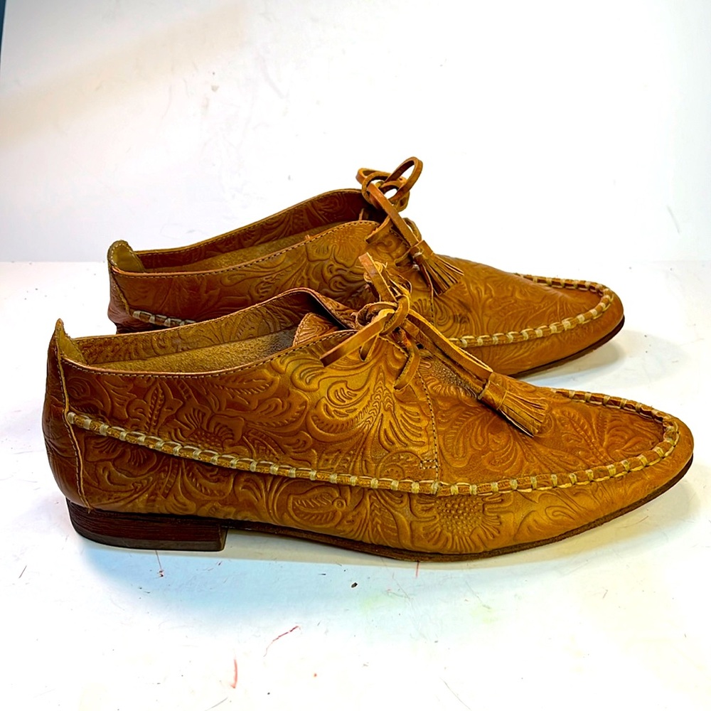 THE GREAT. Tan Embossed Moccasins